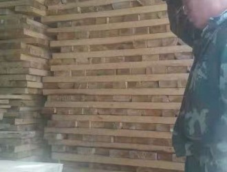 云南木业有限公司出售一批柏木扁柏枝板材产地四川有需要的速联糸