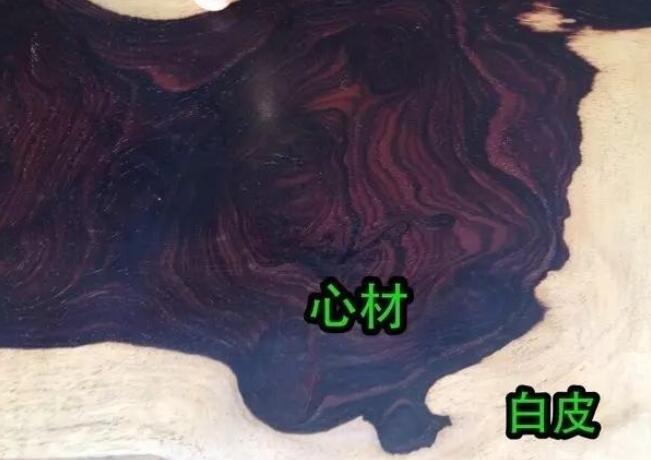 最顶级的木材是小叶紫檀和海南黄花梨