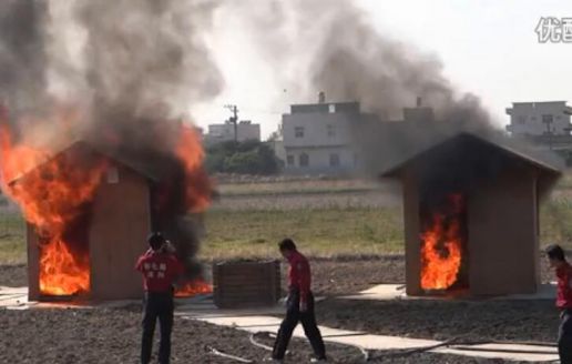 防火木材科技發表會,一般木屋及防火木屋實際放火燒測試