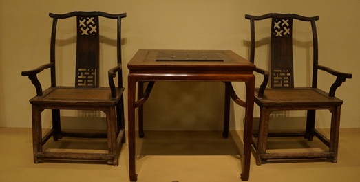 中国国家博物馆大美木艺展厅中一对黄花梨扶手椅软屉由李静修复
