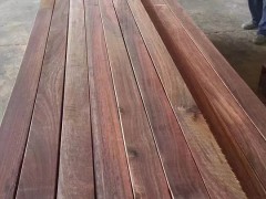 柳桉木原木怎么买以及柳桉木板材价格图2