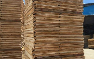 恒隆木业股份有限公司生产 销售各种规格一级，二级桉木单板