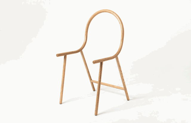 这把椅子叫「Arm」，出自 Clark Bardsley Design