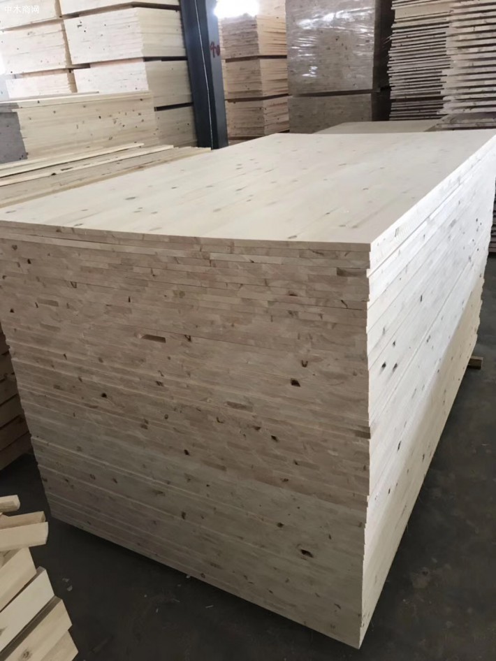 内蒙古呼伦贝尔满洲里三发木业有限公司是一家专业经营桦木烘干板，樟子松拼板的品牌企业