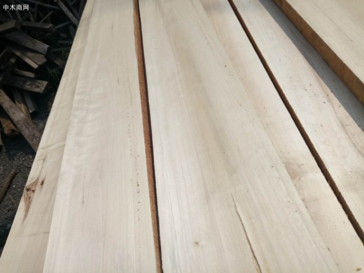 河南白杨木家具是实木家具的一种