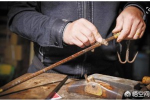 农村里常见的老称杆是用什么木材料做的？有收的价值吗？