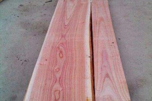 血椿木板材也叫红椿木烘干板材是香椿木中的极品