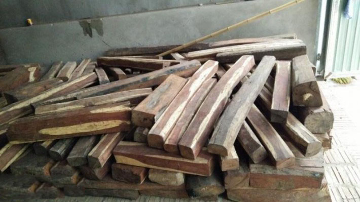 现货供应老挝红酸枝精方,老挝红酸枝红木原材料图片