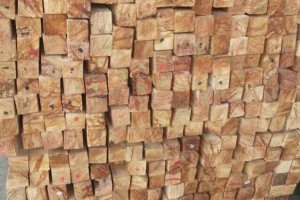 青岛翔越国际贸易泰国进口橡胶木指接板板材高清图片