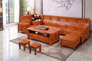 家里装修用实木沙发好还是真皮沙发比较好?