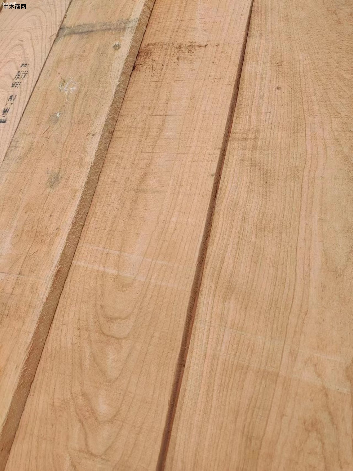 长期供应樱桃木烘干板材